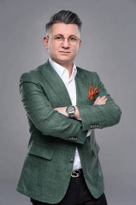 Fotograf portrete oficiale Timisoara. brand personal. business. afacere. job. angajare. 04