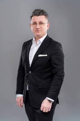 Fotograf portrete oficiale Timisoara. brand personal. business. afacere. job. angajare. 05