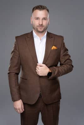 Fotograf portrete oficiale Timisoara. brand personal. business. afacere. job. angajare. 10